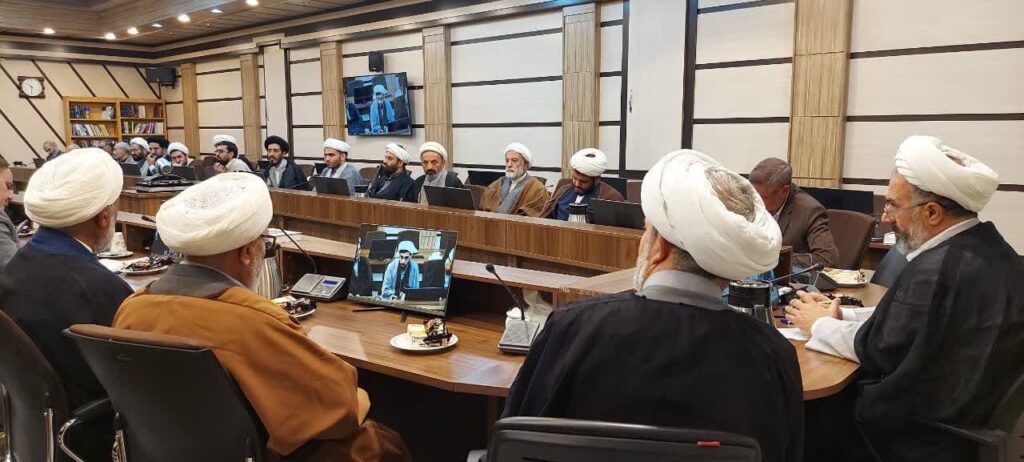 نشست رئیس کل دادگستری زنجان با جامعه طلاب، روحانیون و ائمه جماعات برگزار شد