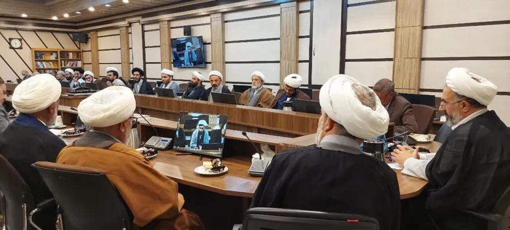 نشست رئیس کل دادگستری زنجان با جامعه طلاب، روحانیون و ائمه جماعات برگزار شد