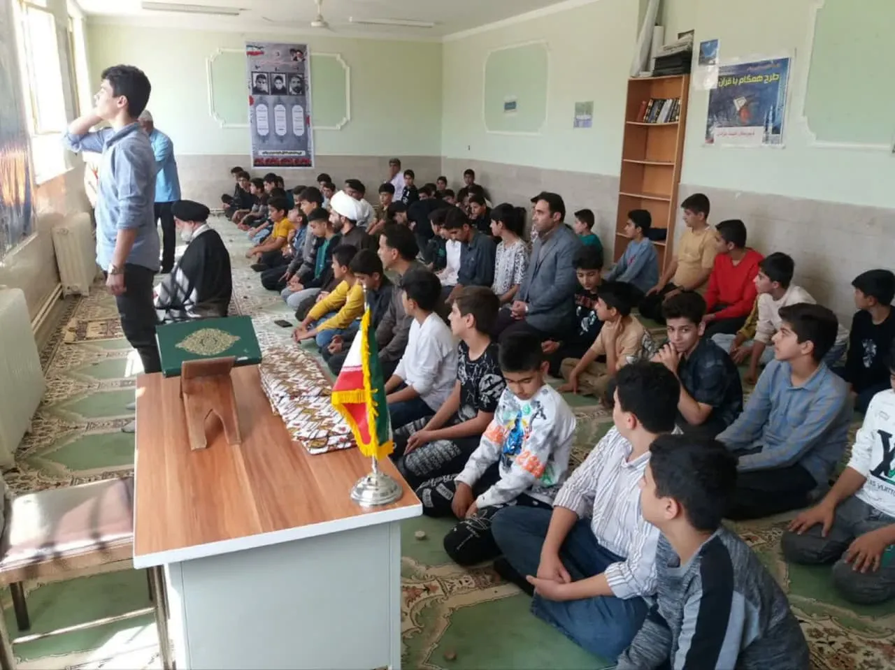 گفتمان نمازشناسی در دبیرستان شهید مرادی ایوان برگزار شد