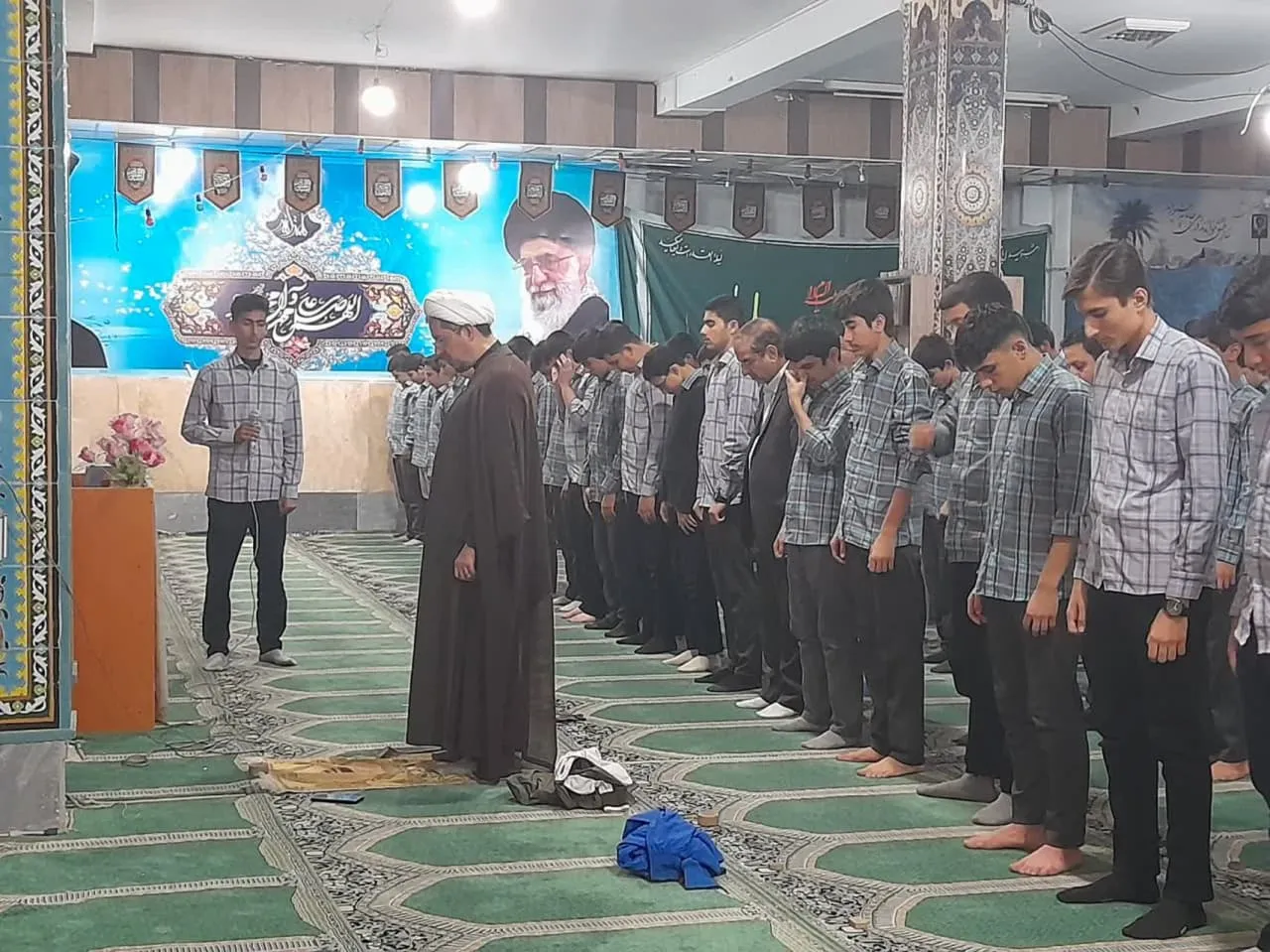 مدیر ستاد اقامه نماز قم از مدرسه شاهد حضرت علی اکبر(ع) بازدید کرد