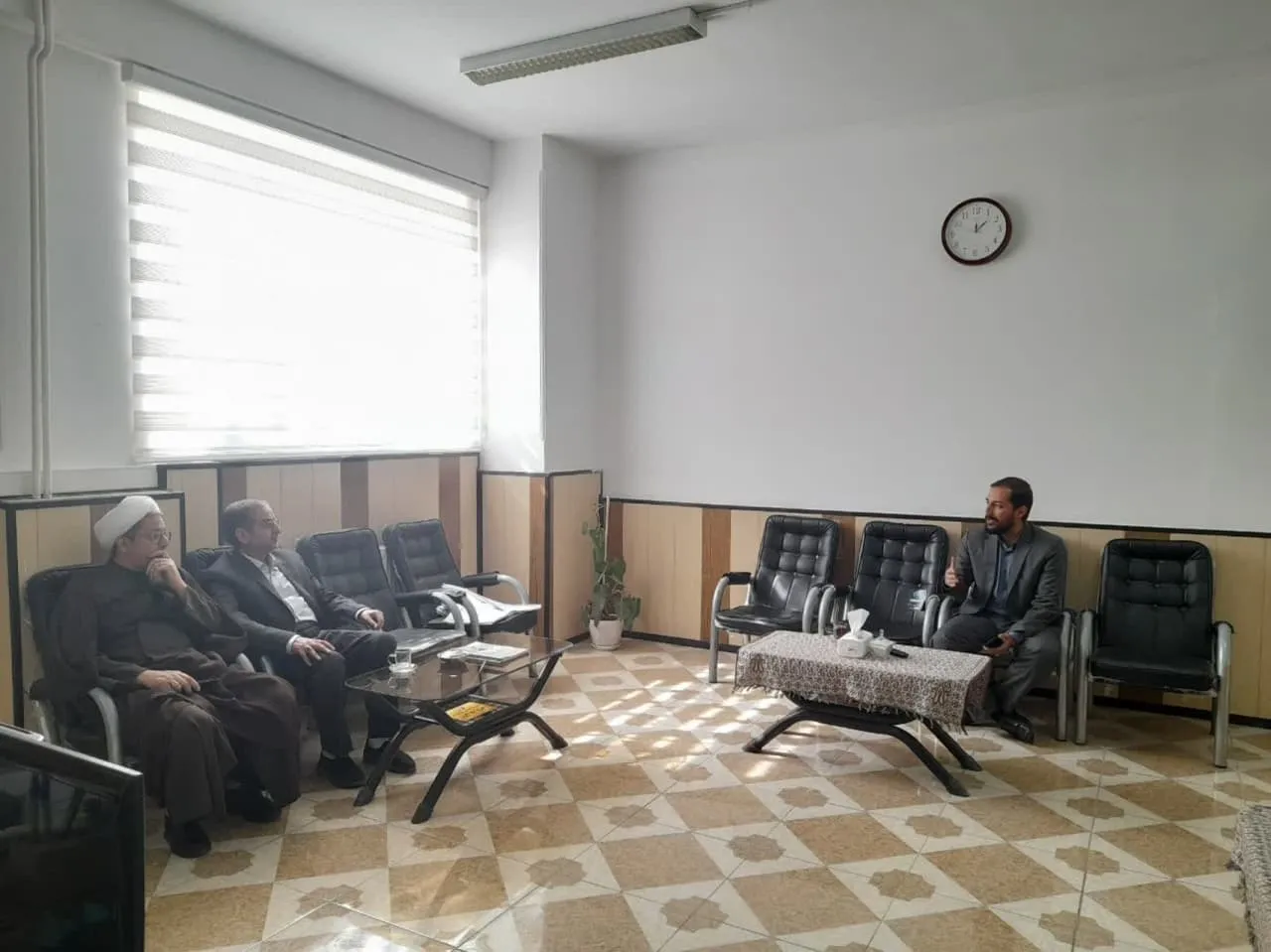 مدیر ستاد اقامه نماز قم از مدرسه شاهد حضرت علی اکبر(ع) بازدید کرد