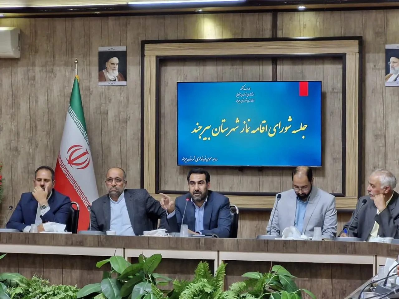 مدیران دستگاه های اجرایی به موضوع اقامه نماز بصورت ویژه ورود کنند