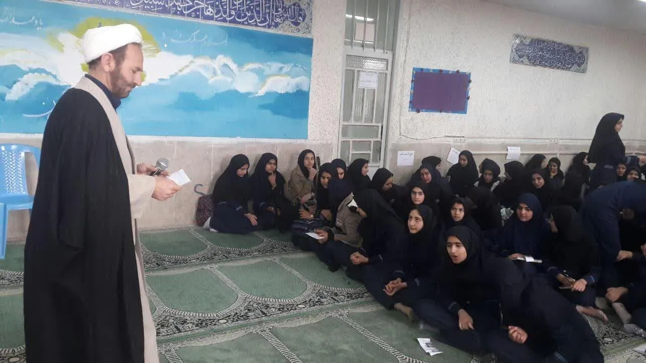 نشست های دانش آموزی در دبیرستان شاهد شهرستان سلسله