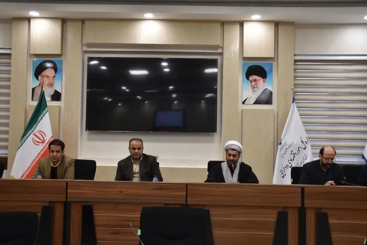 نشست تخصصی نماز در سلامت کاری و محیط اداری استان