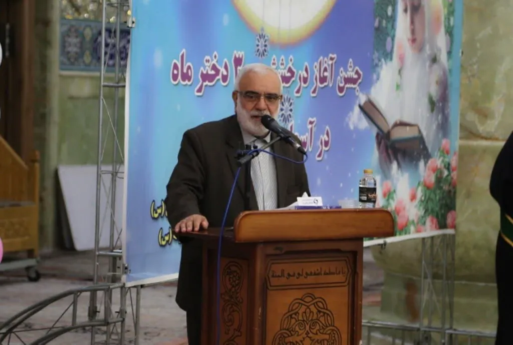 جشن تکلیف ۳۰۰ دختر نومکلف در حرم حضرت معصومه (س) برگزار شد