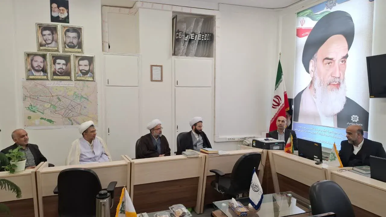 نماز یک عامل بازدارنده در برابر تخلفات و ناهنجاریهای فردی و اجتماعی است
