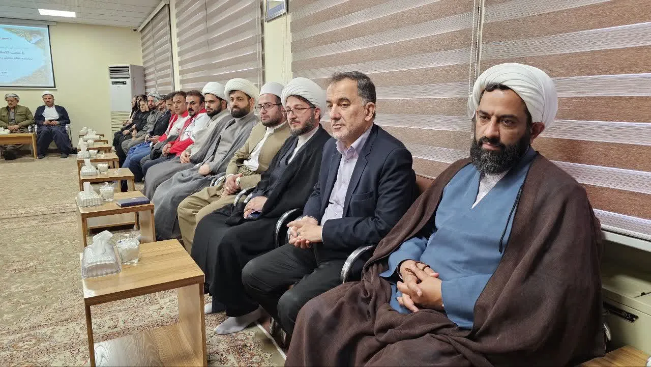دیدار مدیر ستاد اقامه نماز و اعضای شورای اقامه نماز جمعیت هلال احمر با نماینده ولی فقیه در کردستان