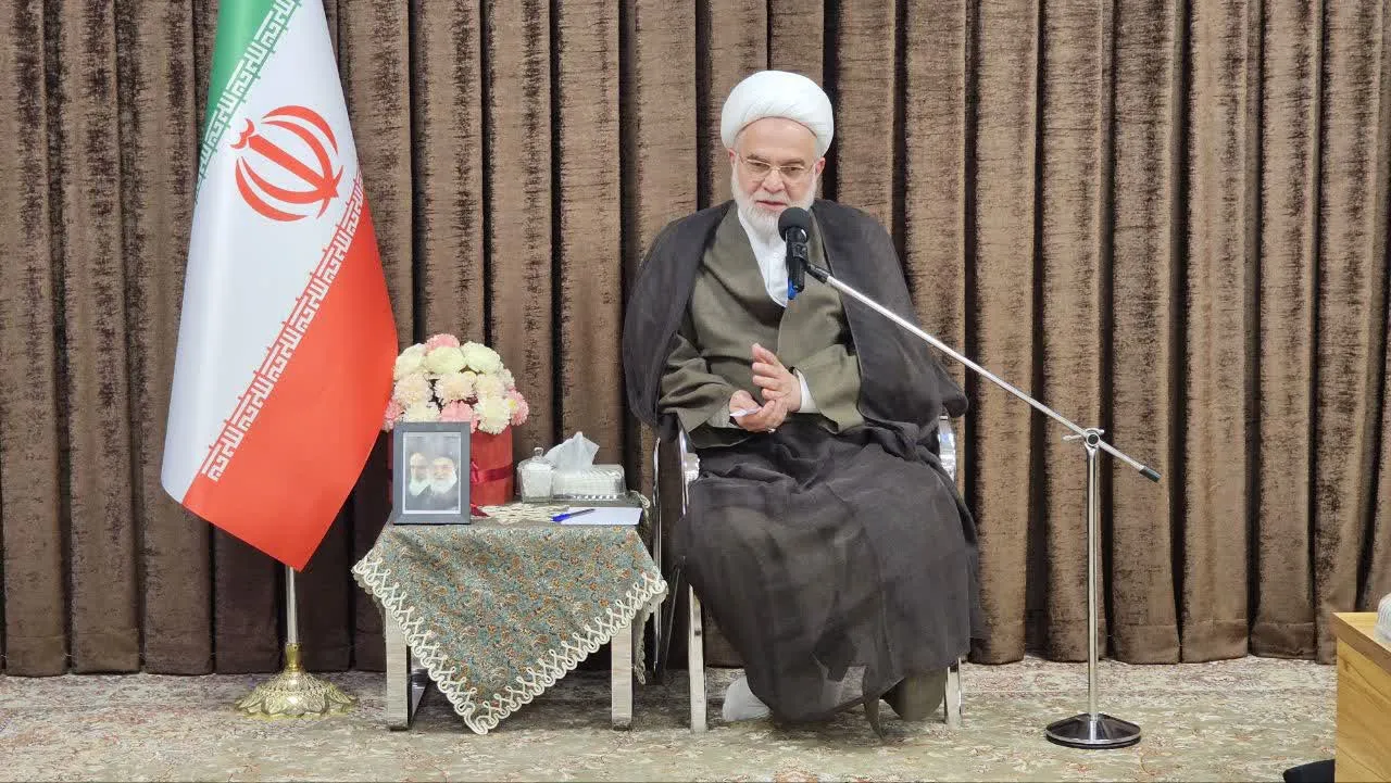 دیدار مدیر ستاد اقامه نماز و اعضای شورای اقامه نماز جمعیت هلال احمر با نماینده ولی فقیه در کردستان