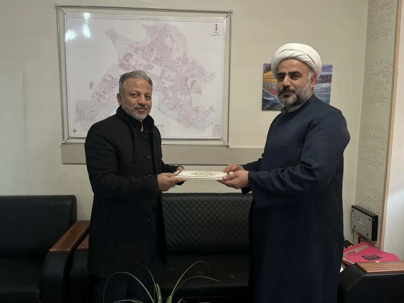 نشست رئیس اداره قرآن، عترت و نماز آموزش و پرورش استان البرز با مدیر ستاد اقامه نماز