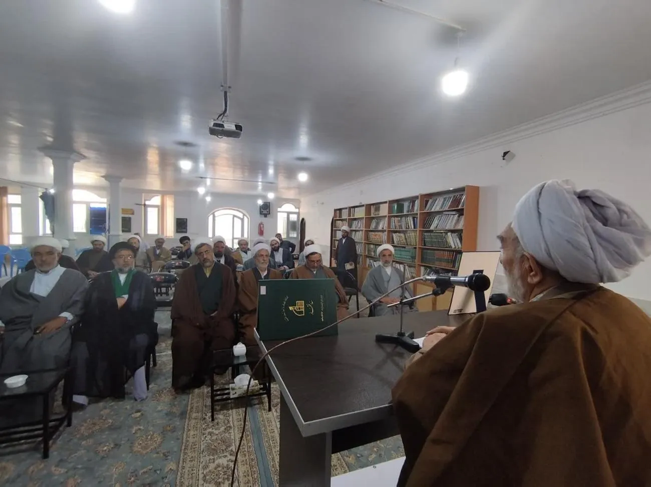 نشست مدیر ستاد اقامه نماز استان با روحانیون شهرستان بردسکن