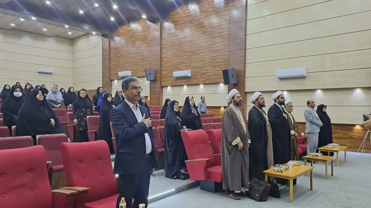 کارگاه اموزشی شیوه های جذب دانش اموزان به نماز استان بوشهر