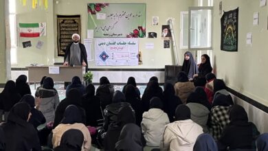 جلسه پرسش، پاسخ و نماز در دبیرستان زینبیه (س) خرم آبادبرگزار شد
