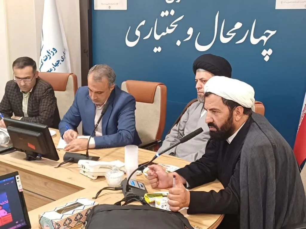 جلسه شورایفرهنگی استانداری چهارمحالوبختیاری با موضوع ترویج اقامهنماز برگزار شد