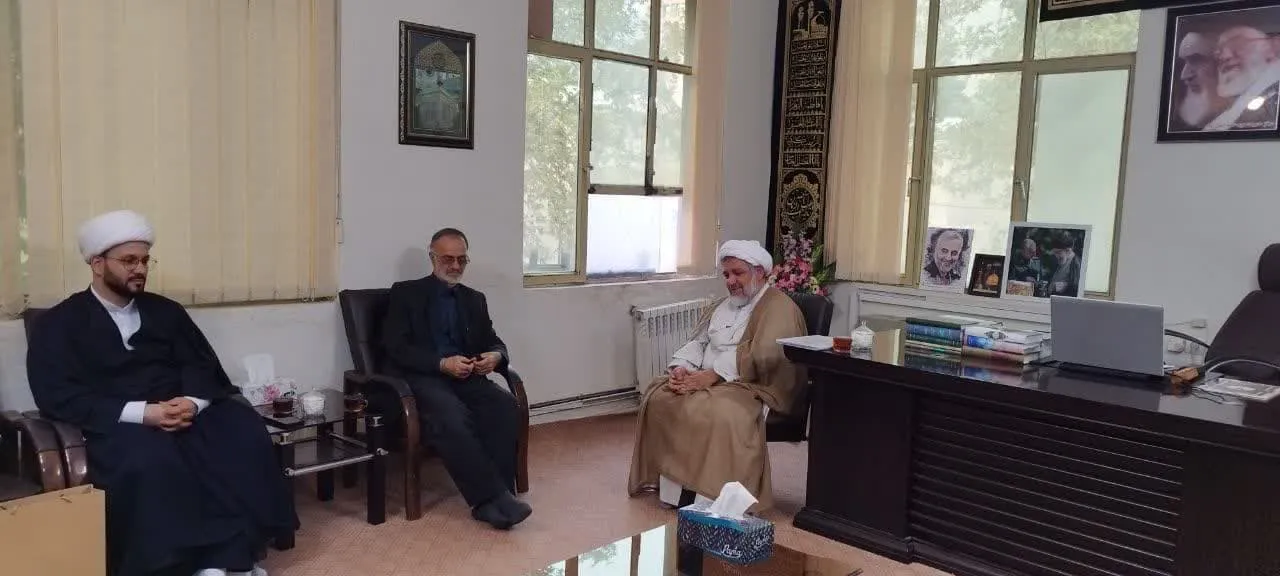 مدیر ستاد اقامه نماز استان با نماینده مردم ایلام در مجلس خبرگان رهبری دیدار کرد