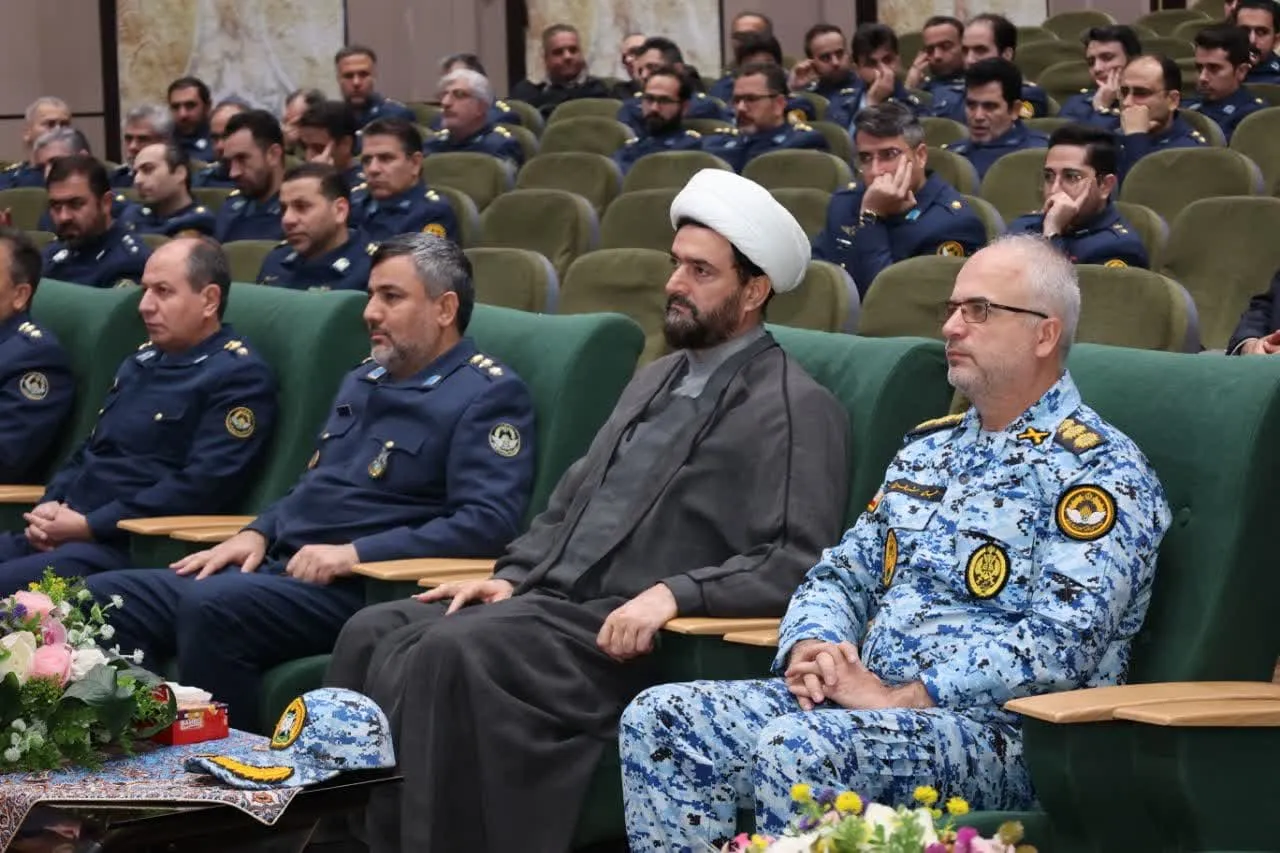 کارگاه آموزشی شیوه های جذب فرزندان به نماز در دانشگاه هوایی شهید ستاری