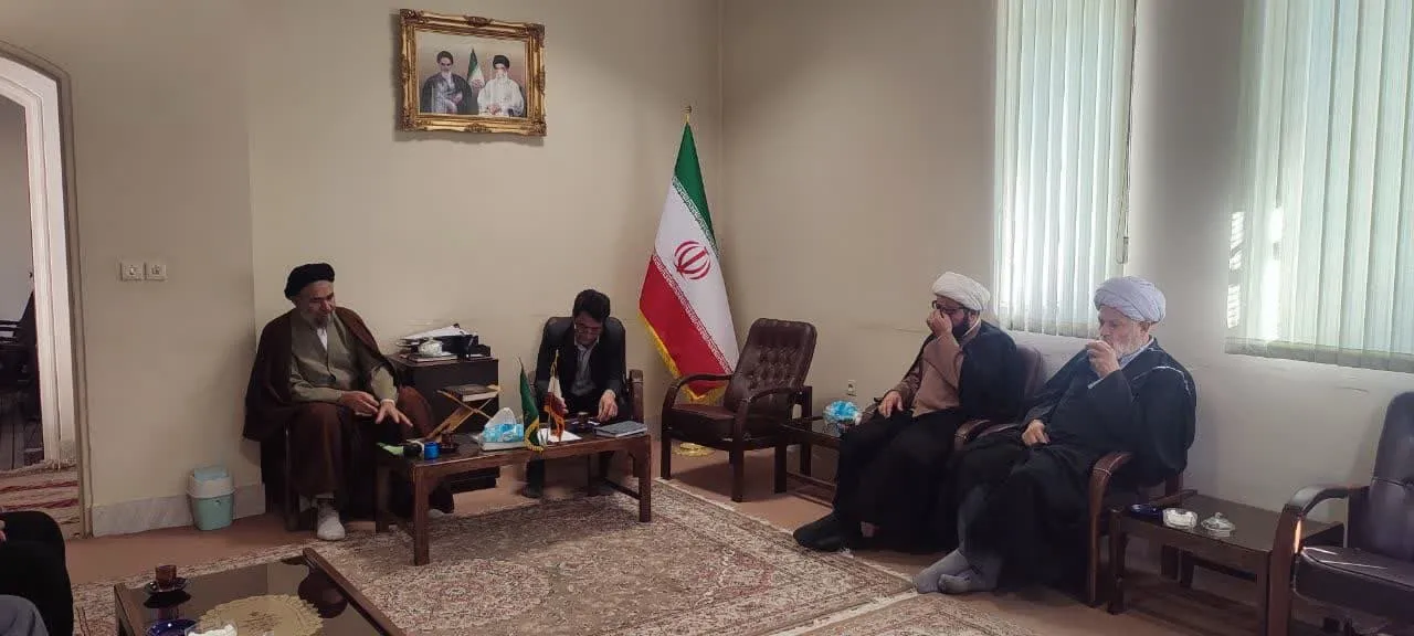 دیدار با امام جمعه شهرستان بروجرد پیرامون اجرای برنامه های نماز