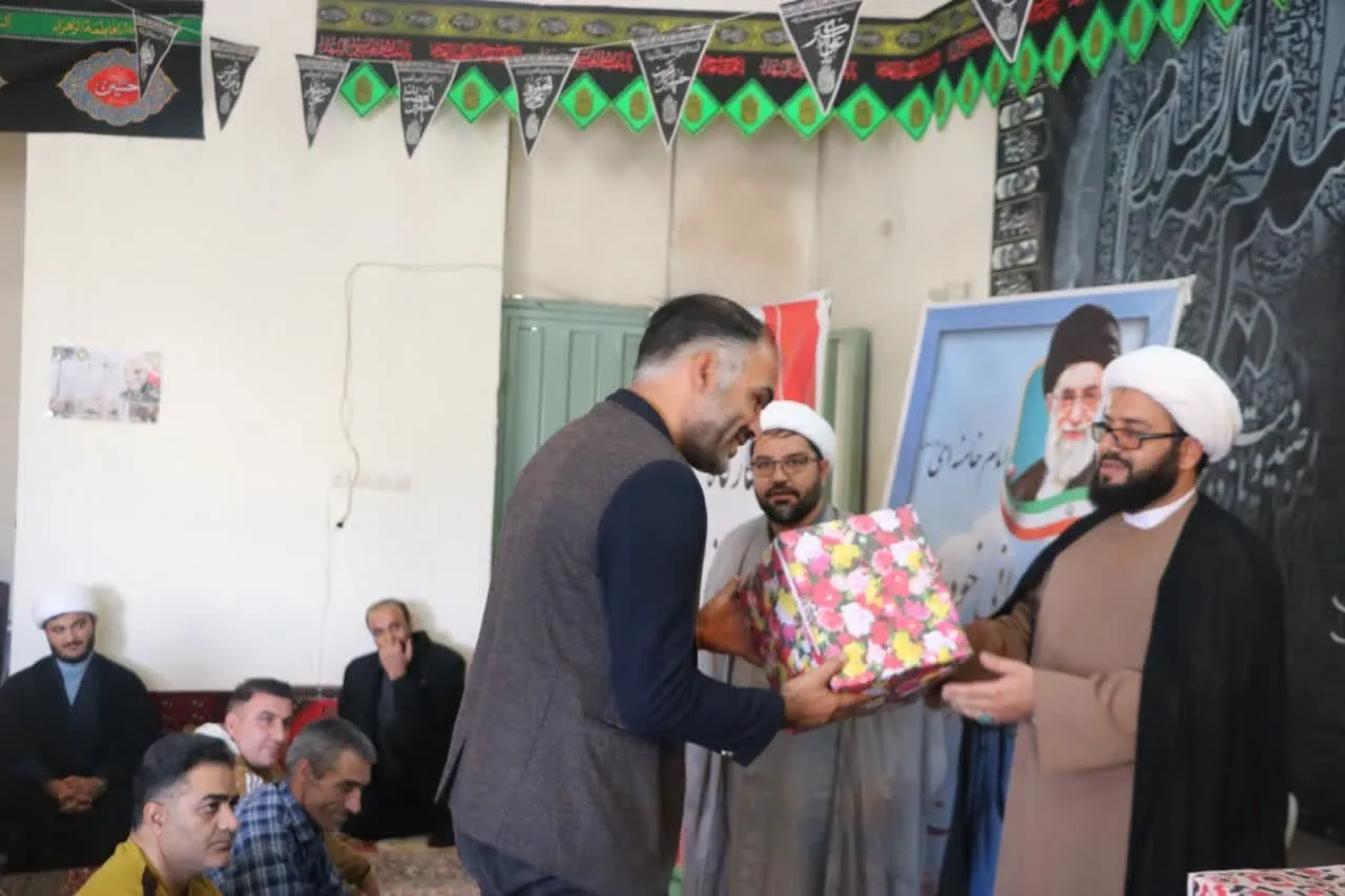 کارگاه نماز آموزی فرزندان ویژه والدین در پادگان مهندسی ارتش شهرستان بروجرد برگزار شد