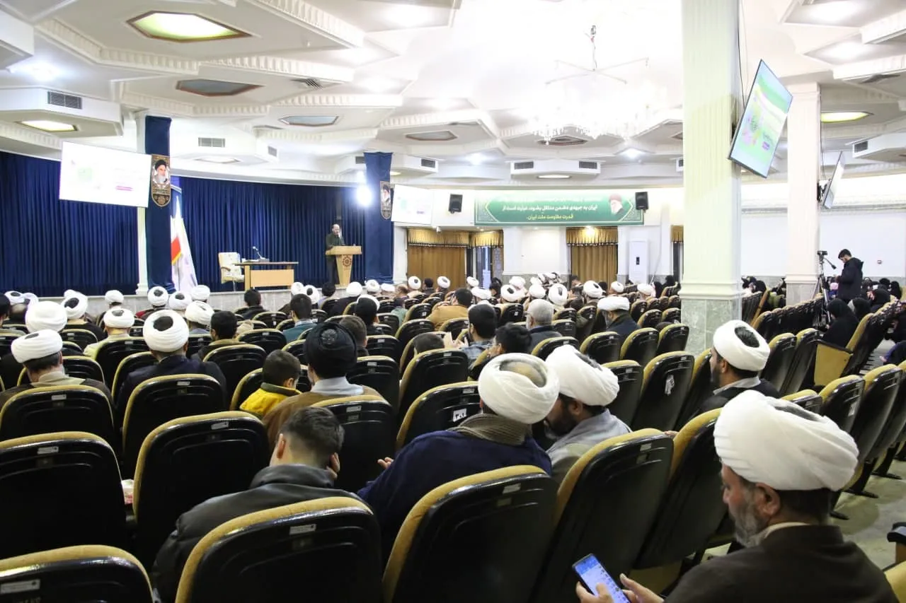مراسم گردهمایی اساتید و کارشناسان مرکز تخصصی نماز با حضور فرهیختگان برگزار شد