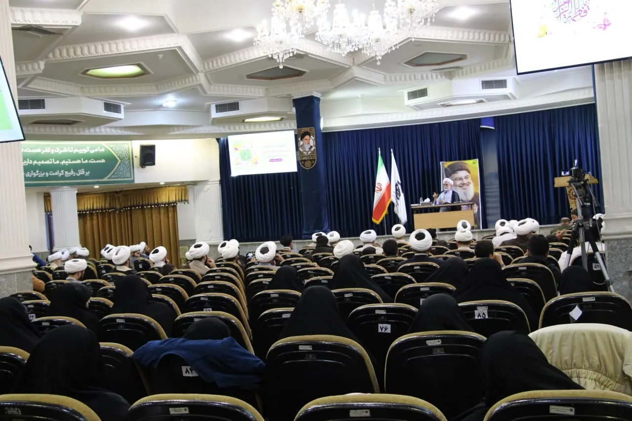 مراسم گردهمایی اساتید و کارشناسان مرکز تخصصی نماز با حضور فرهیختگان برگزار شد