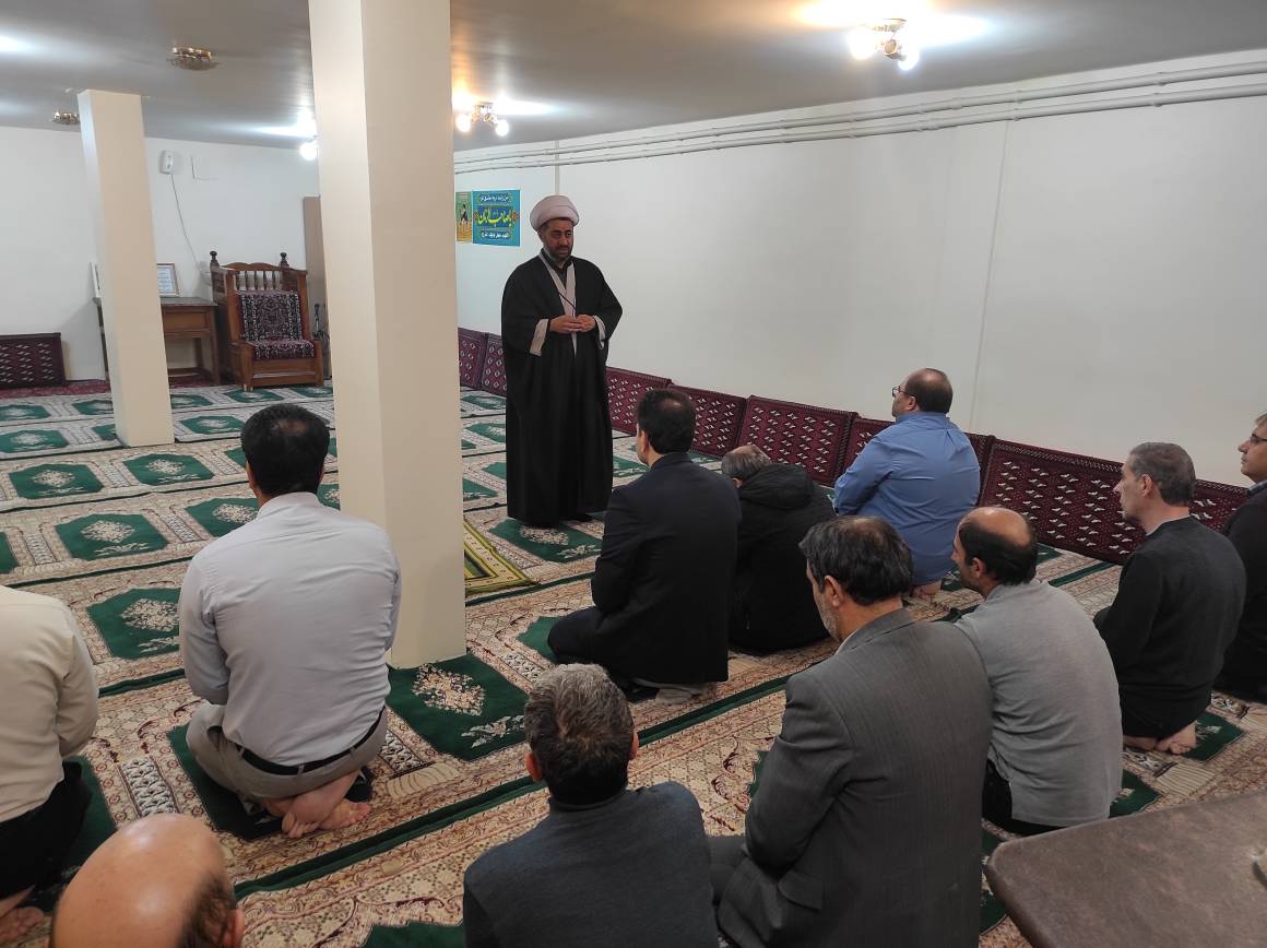 حضور و سخنرانی در نمازخانه اداره کل ثبت احوال تبریز