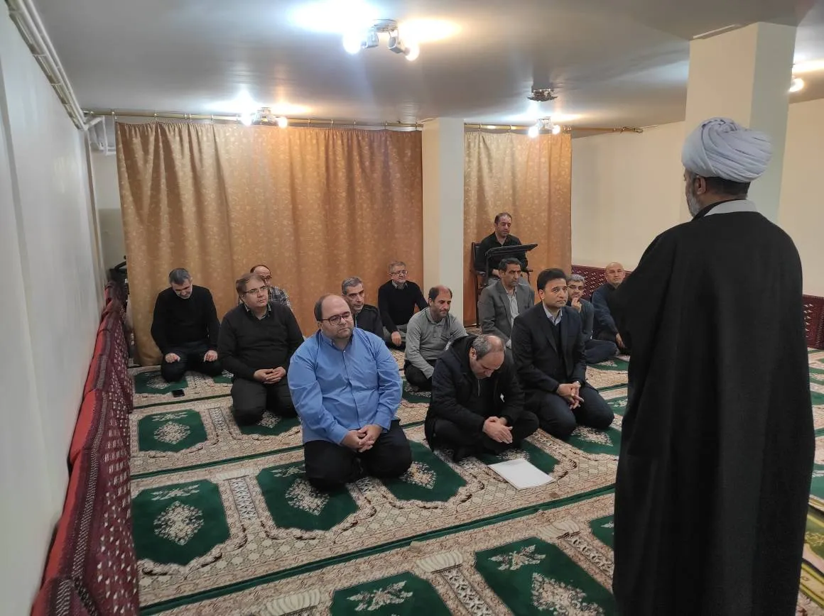 حضور و سخنرانی در نمازخانه اداره کل ثبت احوال تبریز