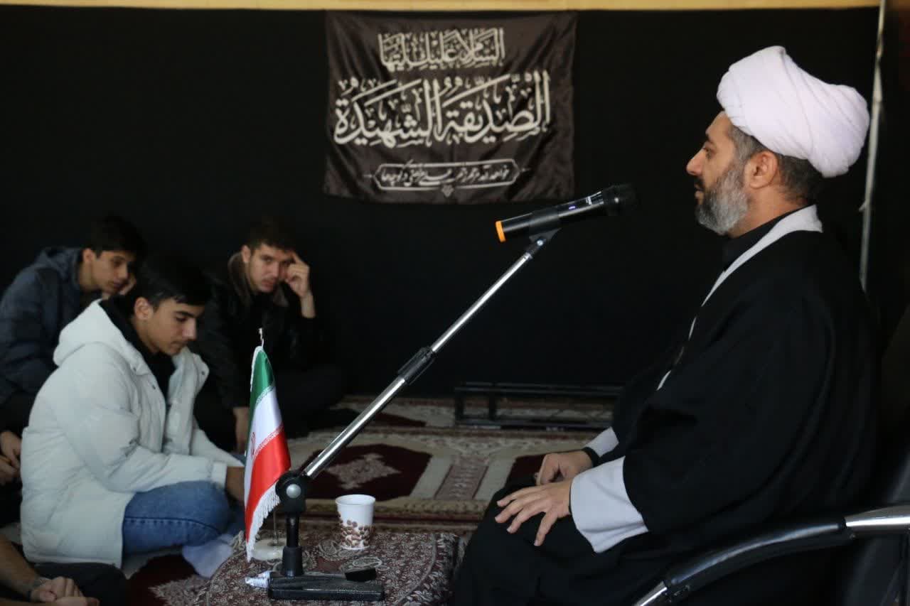 سخنرانی به مناسبت ایام فاطمیه در مدرسه نمونه فردوسی تبریز