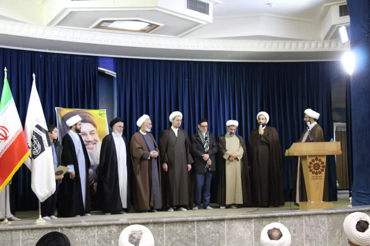 مراسم گردهمایی اساتید و کارشناسان مرکز تخصصی نماز با حضور فرهیختگان برگزار شد
