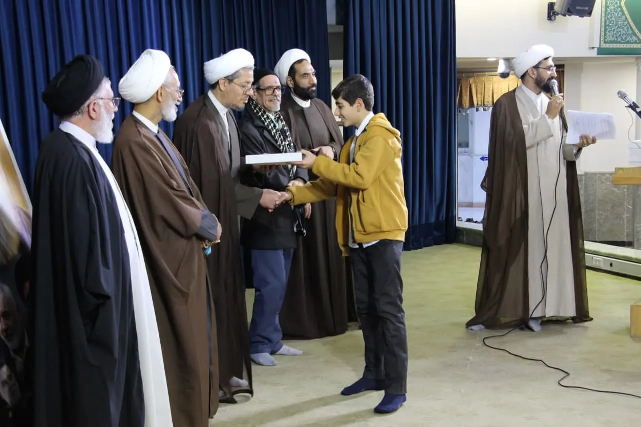 مراسم گردهمایی اساتید و کارشناسان مرکز تخصصی نماز با حضور فرهیختگان برگزار شد