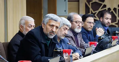 نشست هماندیشی فعالان فرهنگی و سیاسی مسئولین استان اصفهان