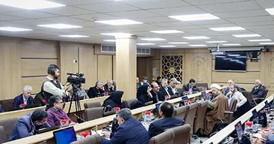 نشست هماندیشی فعالان فرهنگی و سیاسی مسئولین استان اصفهان