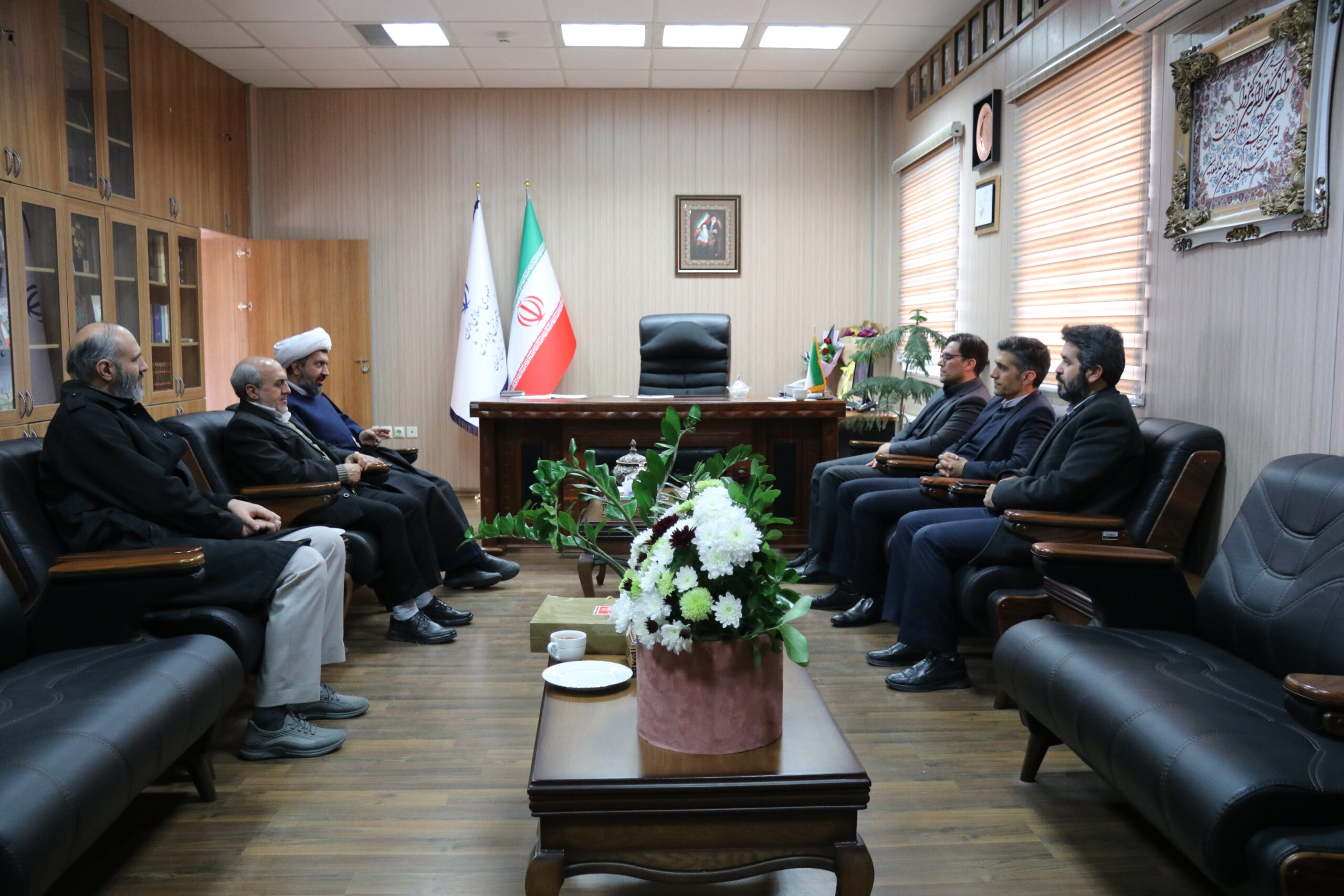 نشست هم اندیشی با مدیر کل جدید آموزش و پرورش استان زنجان برگزار شد