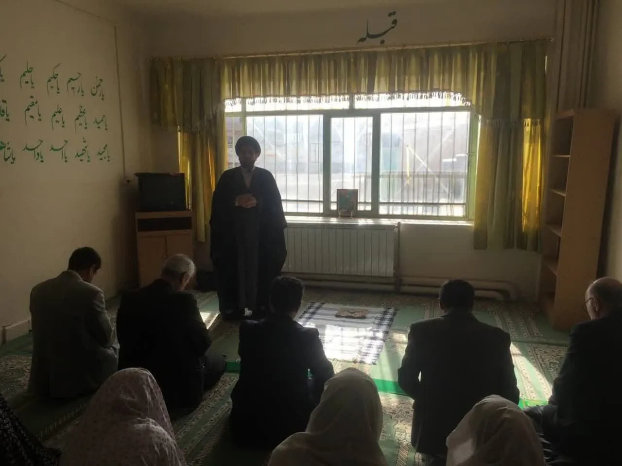 کارگاه آموزشی آشنایی با معارف نماز در مدرسه الزهرا بیجار برگزار شد