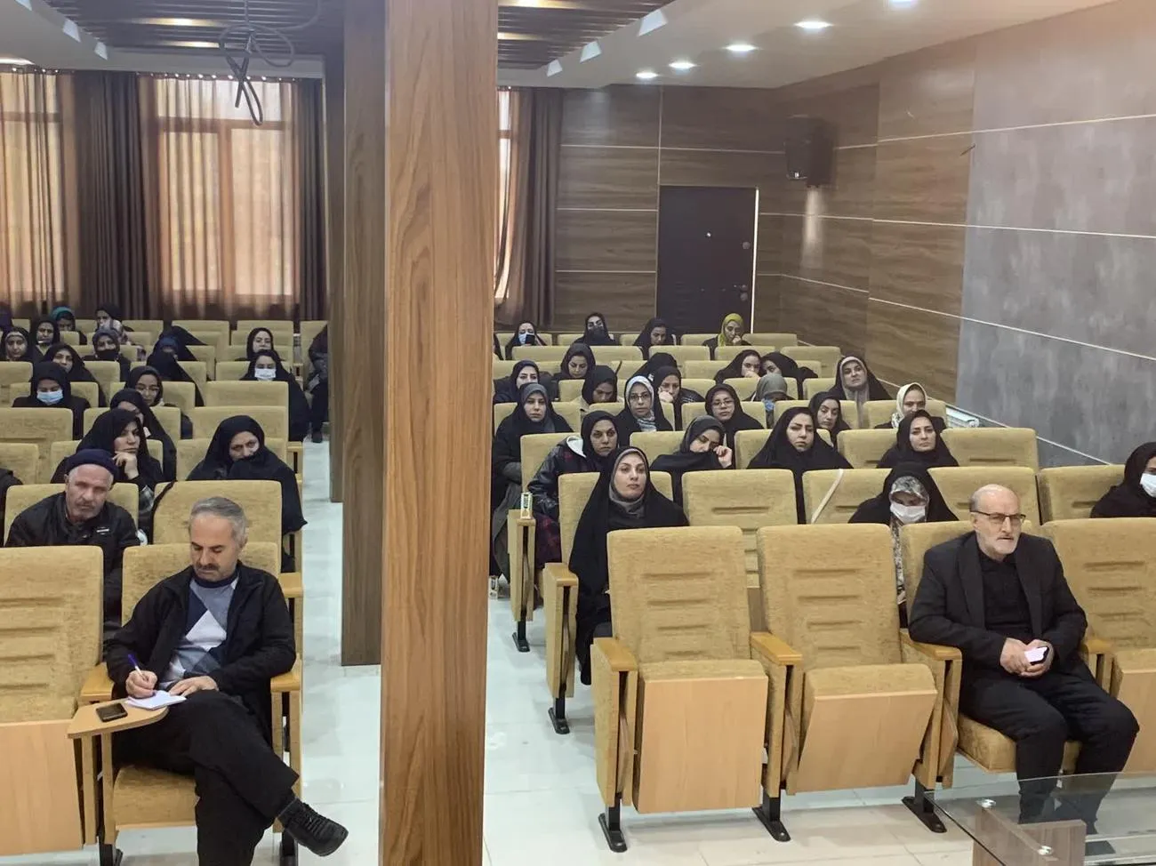 مدیر ستاد اقامه نماز استان از دوره های آموزشی نمازی بازدید کرد