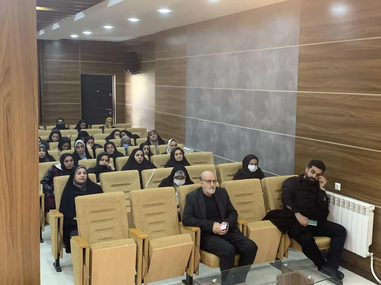 مدیر ستاد اقامه نماز استان از دوره های آموزشی نمازی بازدید کرد