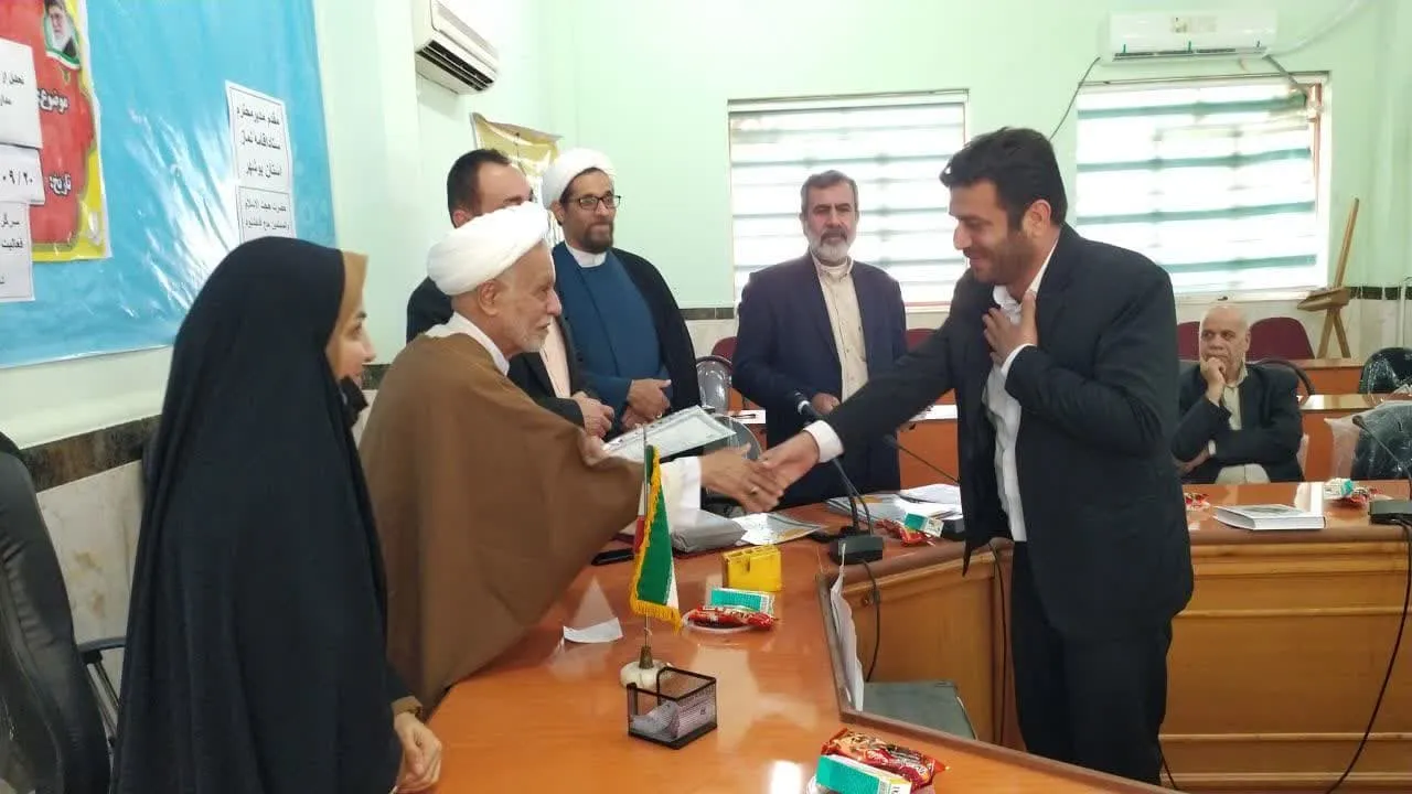 تجلیل از فعالان فرهنگی نماز گناوه