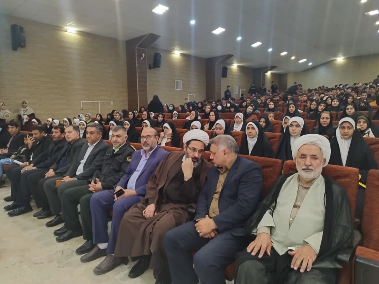 اجلاس شهرستانی نماز در اسلام آباد غرب برگزار شد
