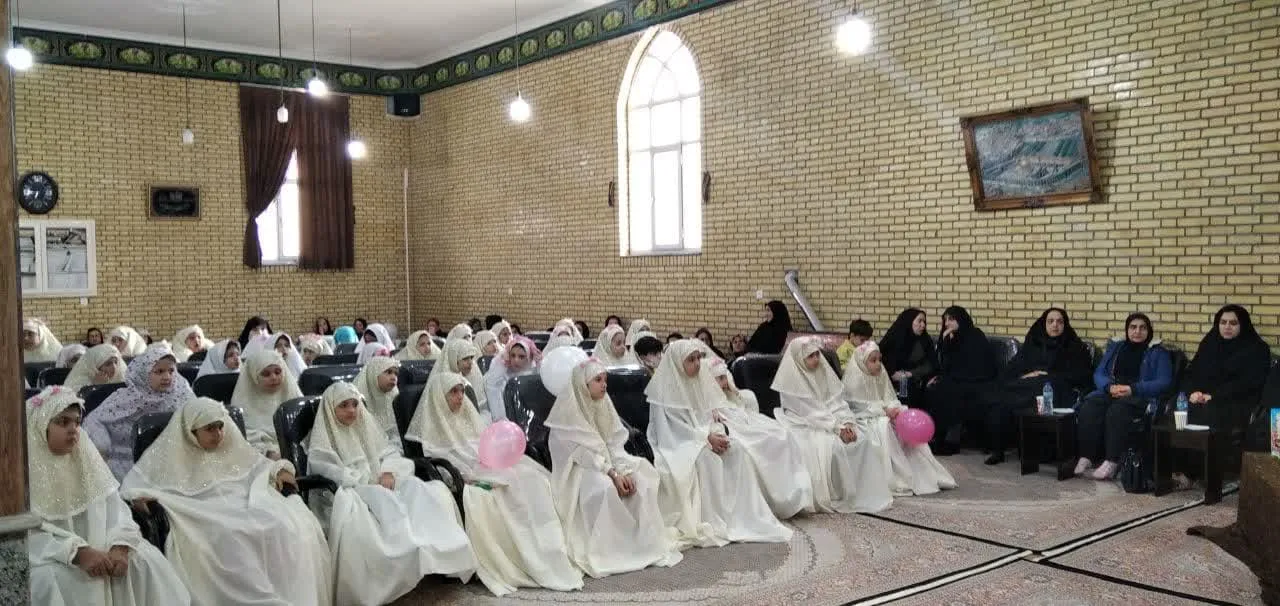 جشن تکلیف دختران دانش آموز ناحیه یک اردبیل