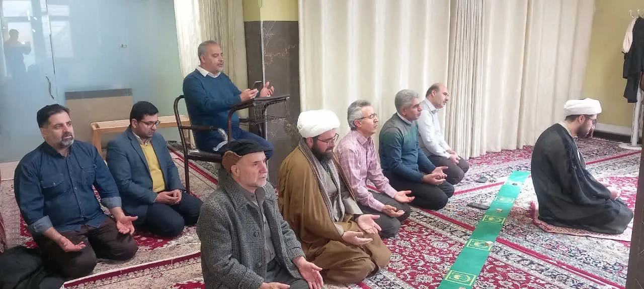 مدیر ستاد اقامه نماز استان مرکزی با مدیر کل تعاون کار و رفاه اجتماعی استان دیدار کرد