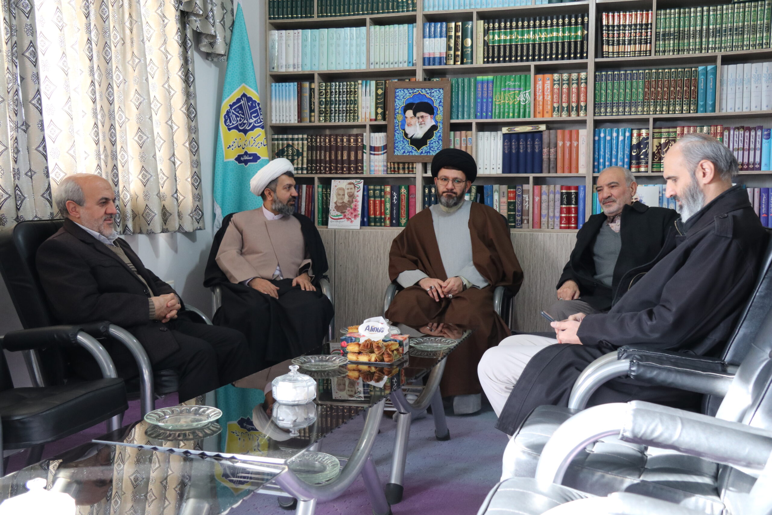 دیدار سرپرست ستاد اقامه نماز استان زنجان با امام جمعه سلطانیه