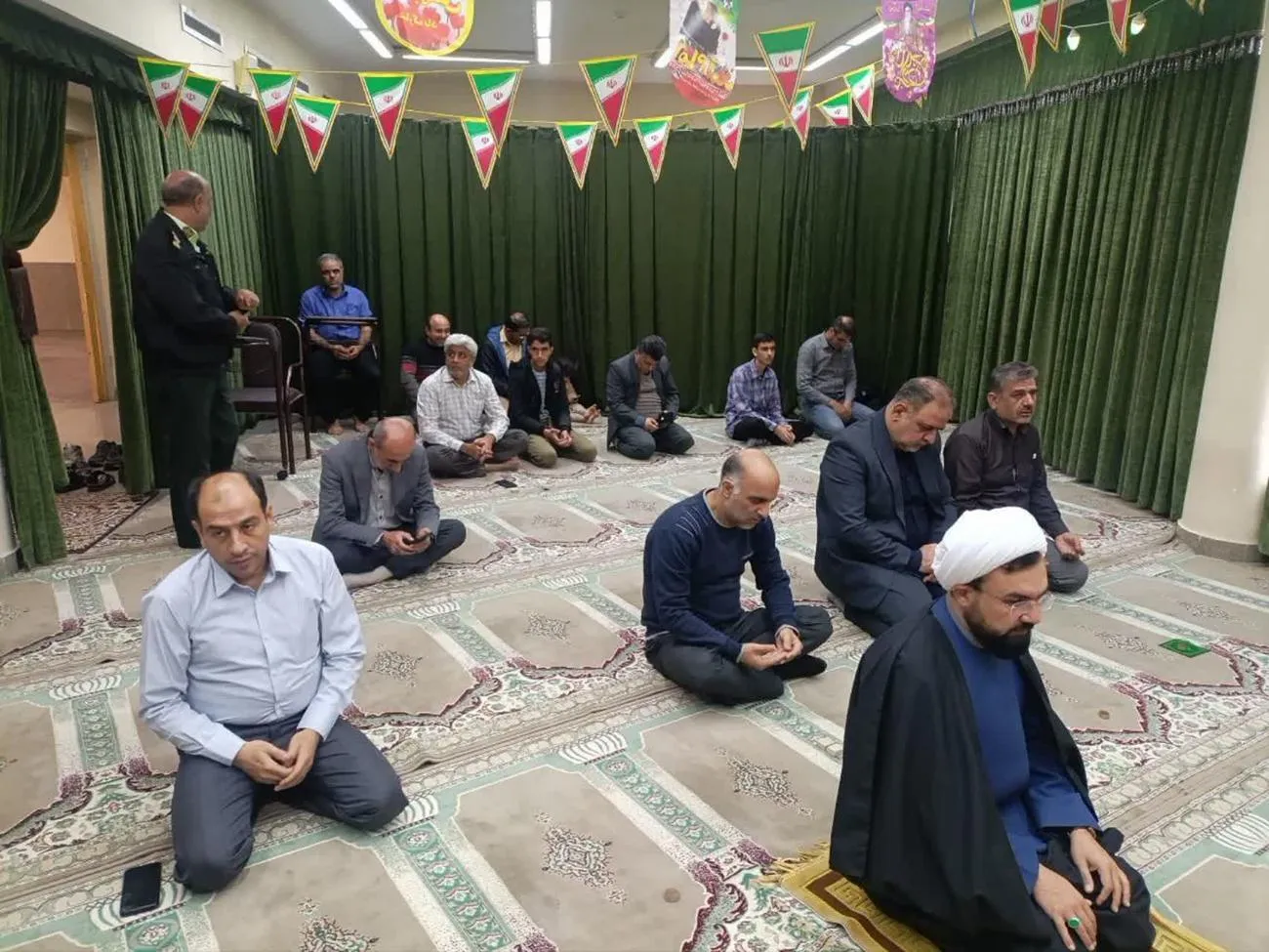 حضور مدیر ستاد اقامه نماز در اداره کل منابع طبیعی و آبخیزداری استان سمنان