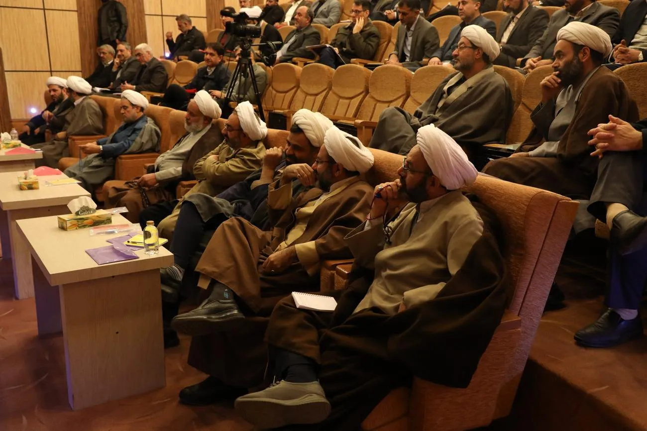 چهارمین گردهمایی دبیران اقامه نماز دستگاه های اجرایی و مراکز صنعتی استان اصفهان