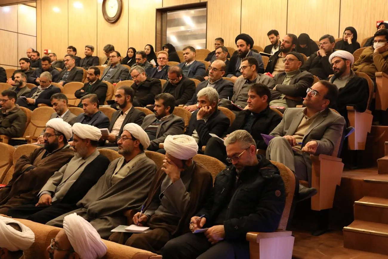 چهارمین گردهمایی دبیران اقامه نماز دستگاه های اجرایی و مراکز صنعتی استان اصفهان