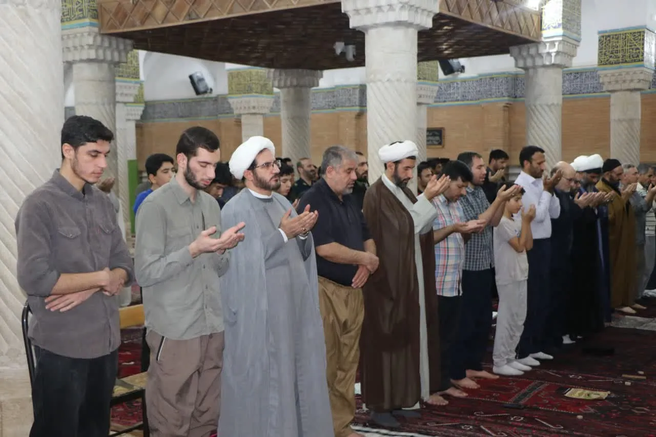 بازدید مدیر ستاد اقامه نماز استان کردستان از محل اعتکاف مسجد جامع سنندج