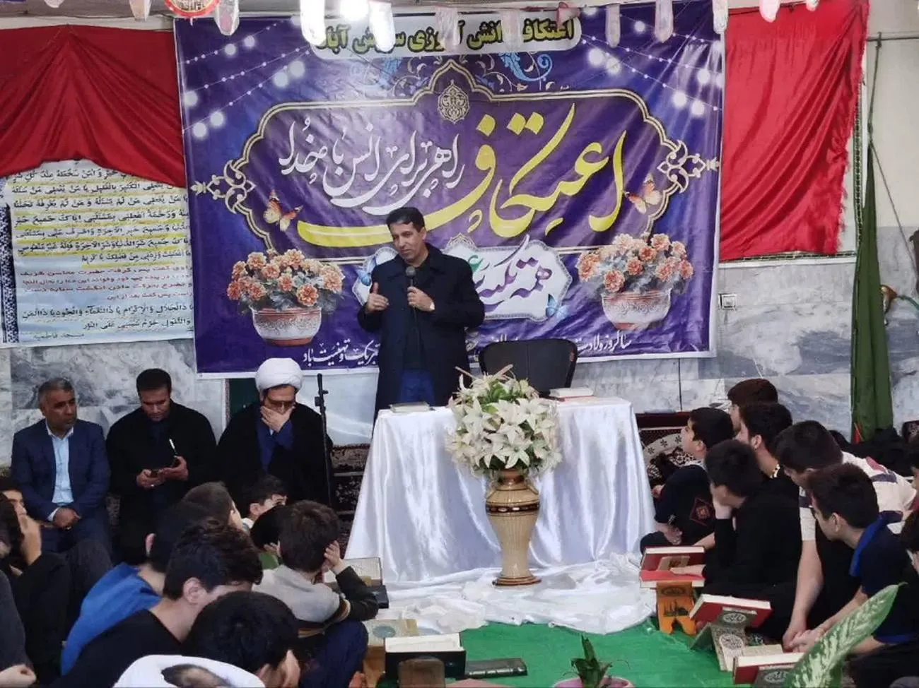 بازدید دبیر شورای اقامه نماز شهرستان قروه از چند محل اعتکاف