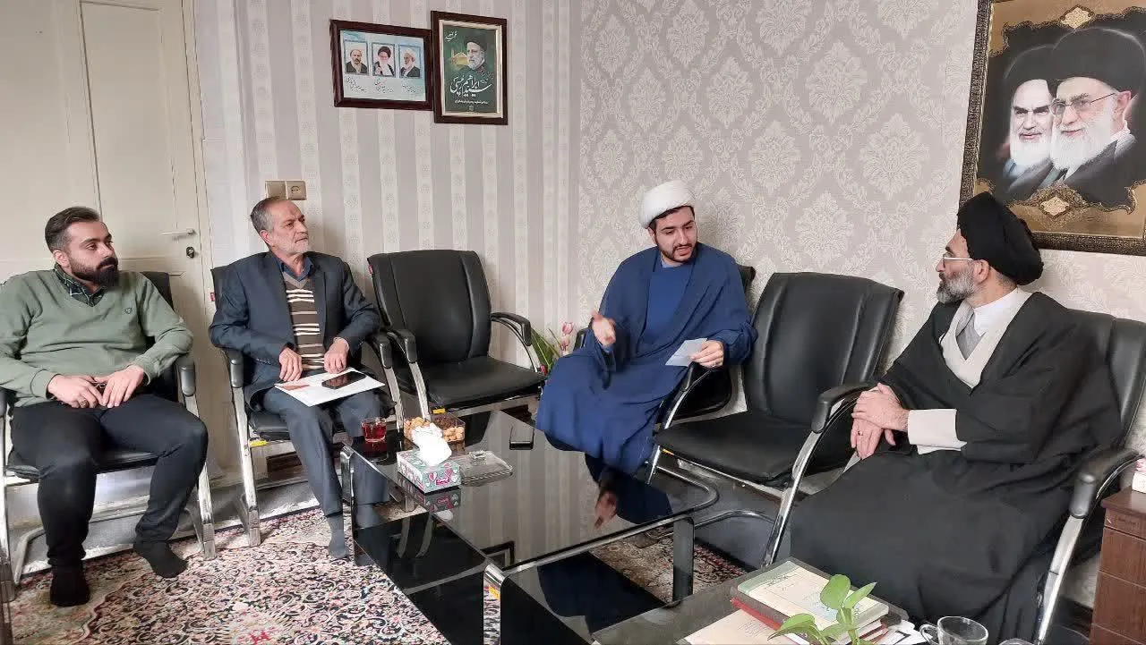 دیدار مدیر ستاد اقامه نماز منطقه با نماینده ولی فقیه و امام جمعه کاشان