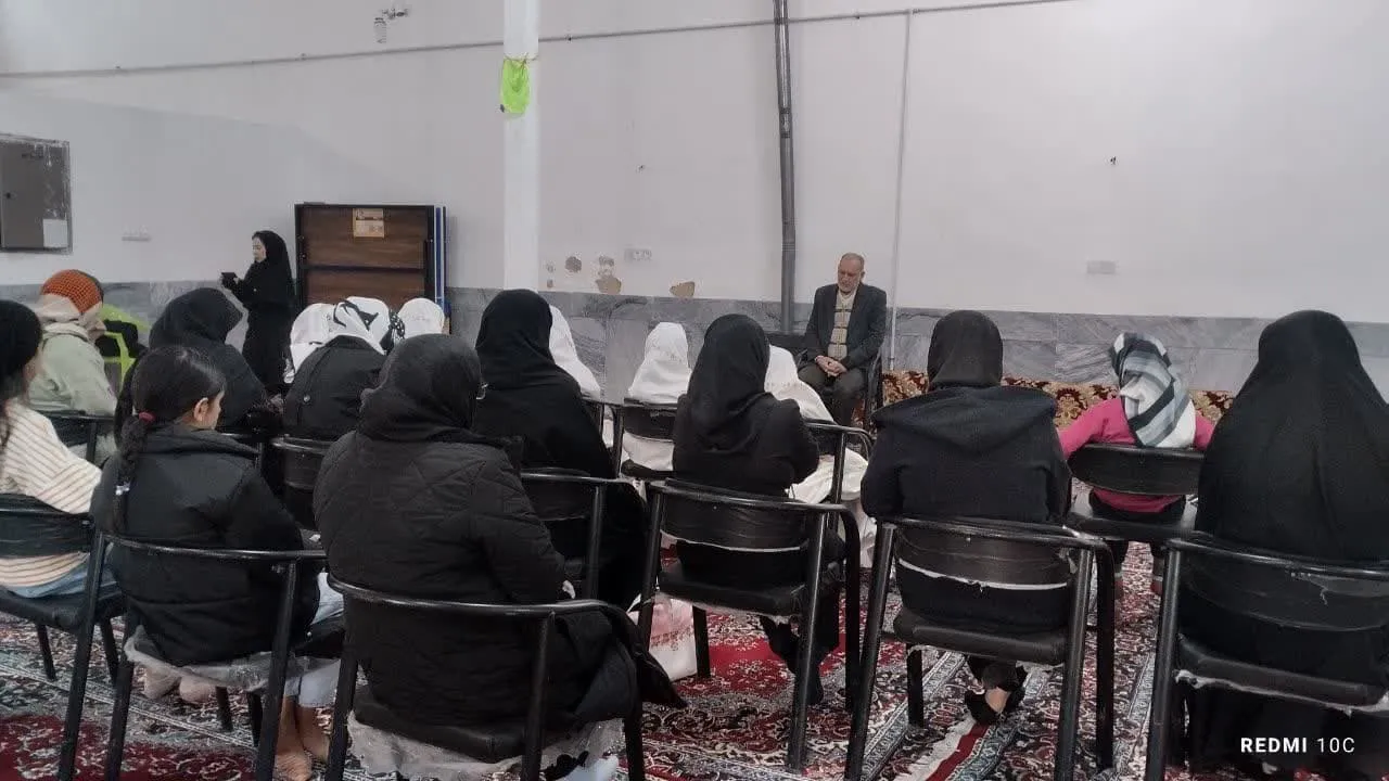 نشست آموزشی نماز در محلات شهرستان بدره برگزار شد