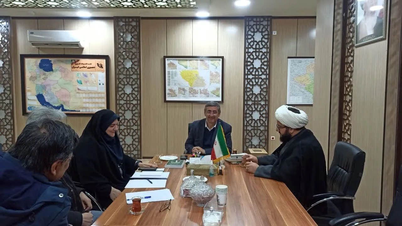 مدیر ستاد اقامه نماز استان لرستان با استاندار
