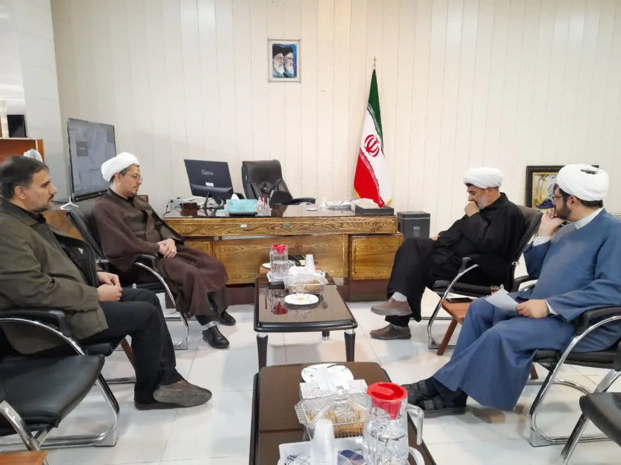 مدیر ستاد اقامه نماز قم با مدیرکل اوقاف و امور خیریه دیدار کرد