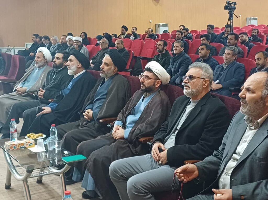 گردهمایی یاوران نماز دستگاه های اجرایی و مردمی چهارمحال‌وبختیاری برگزار شد