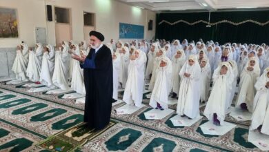 پخش زنده نماز جماعت دانش آموزان آموزشگاه دخترانه صفر پور شهرکرد